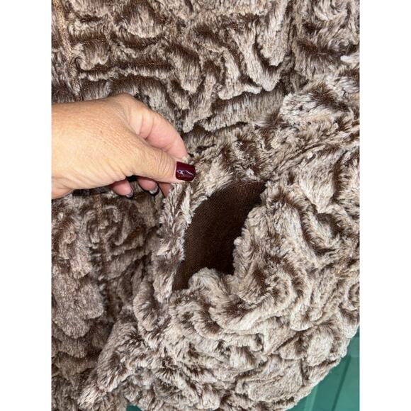 Simply Southern Small Faux Fur Sherpa Quarter Zip Pullover Brown - Picture 5 of 9